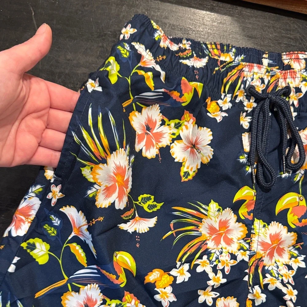 4/$15 Men’s Tropical Swim Shorts- Men’s Small (28-30) - Picture 3 of 7